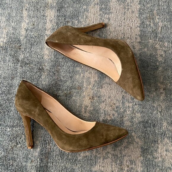 Banana Republic Olive Green Suede Heels 4 in heels sz 8 M - Picture 1 of 9
